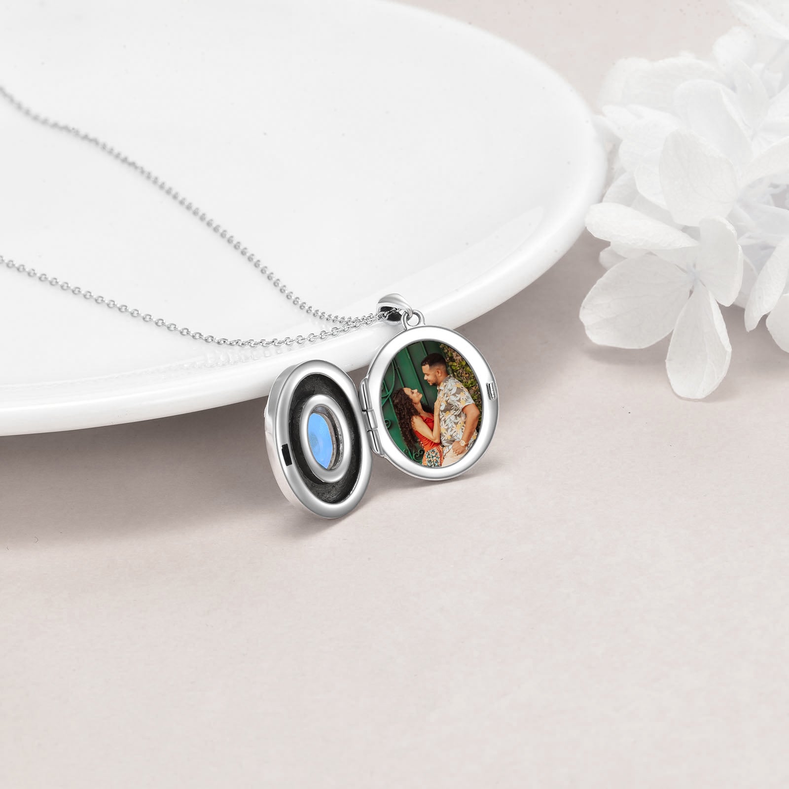 Sterling Silver Photo Locket Necklace That Holds Pictures Oval Shaped Photo Jewelry for Mother Daughter Wife